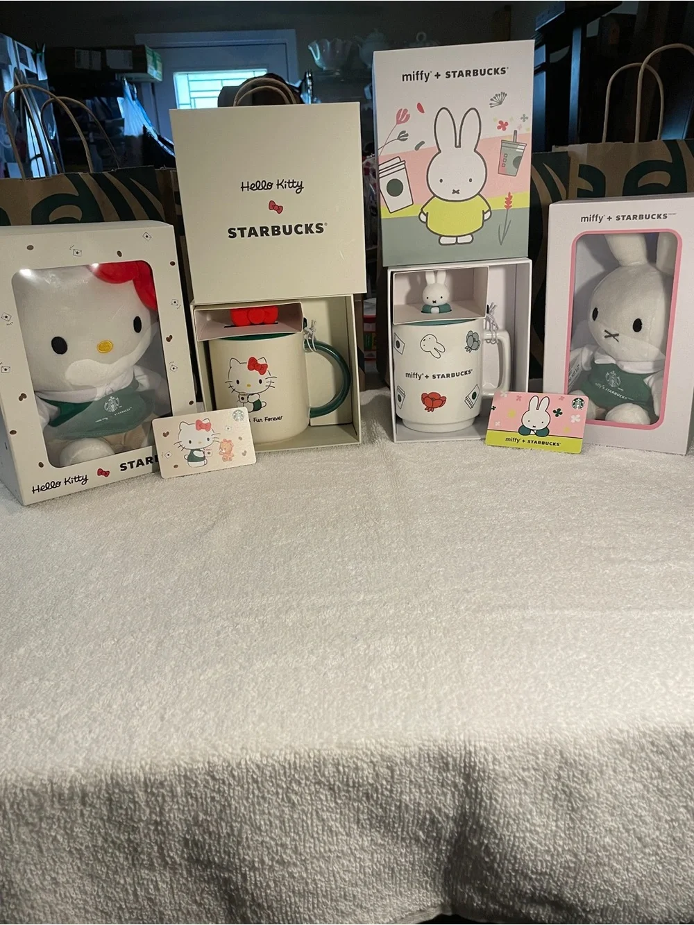Starbucks x hello kitty x miffy Lot